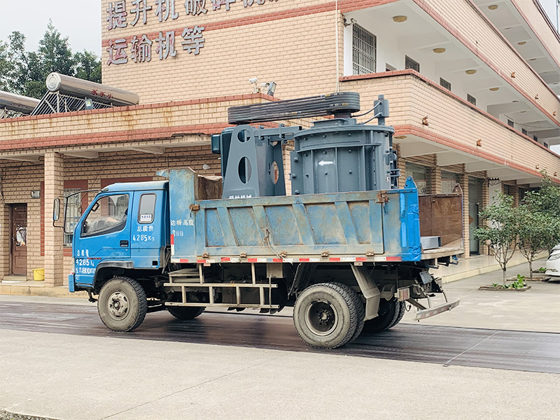 1250-3伸缩固定锤制砂机发往柳州本地